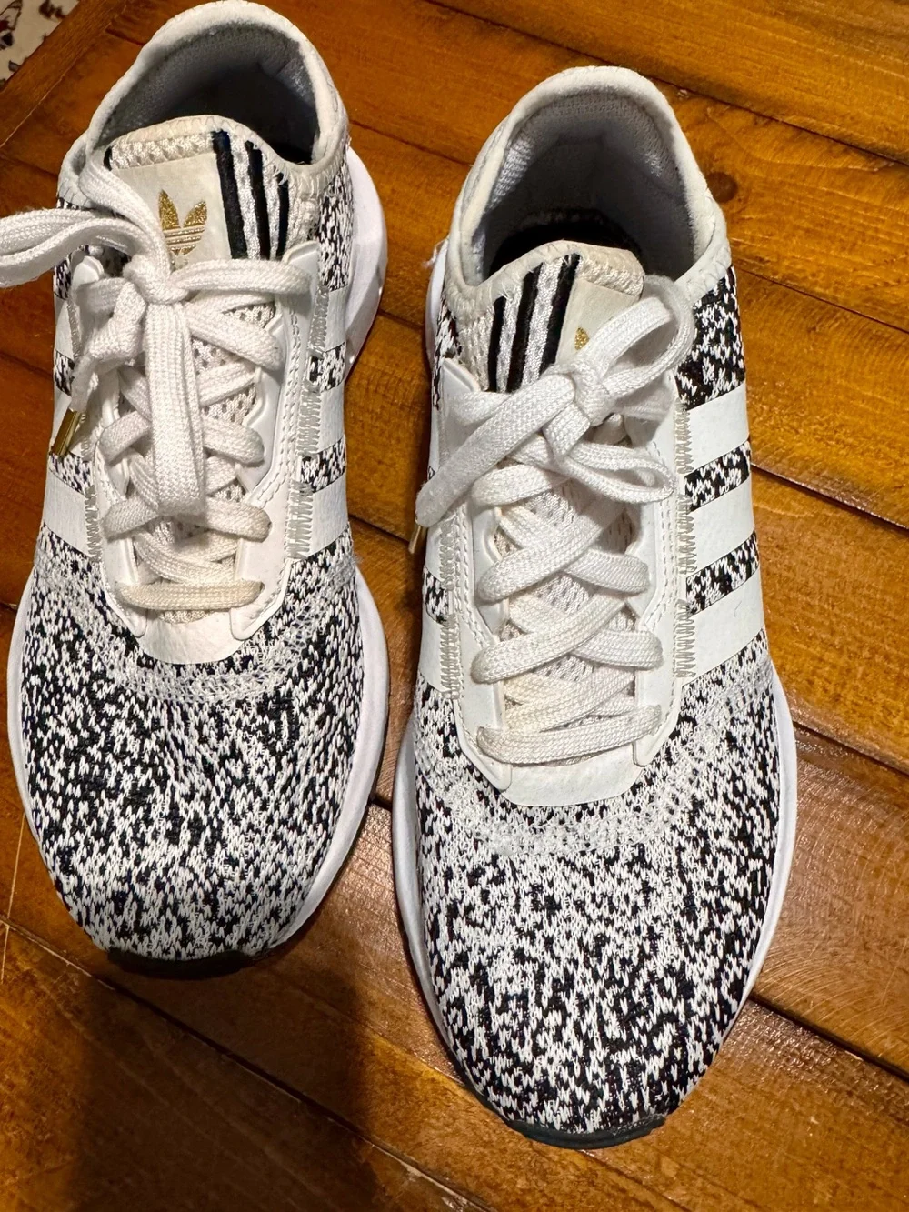 Adidas women’s white and Black Knit Sneaker